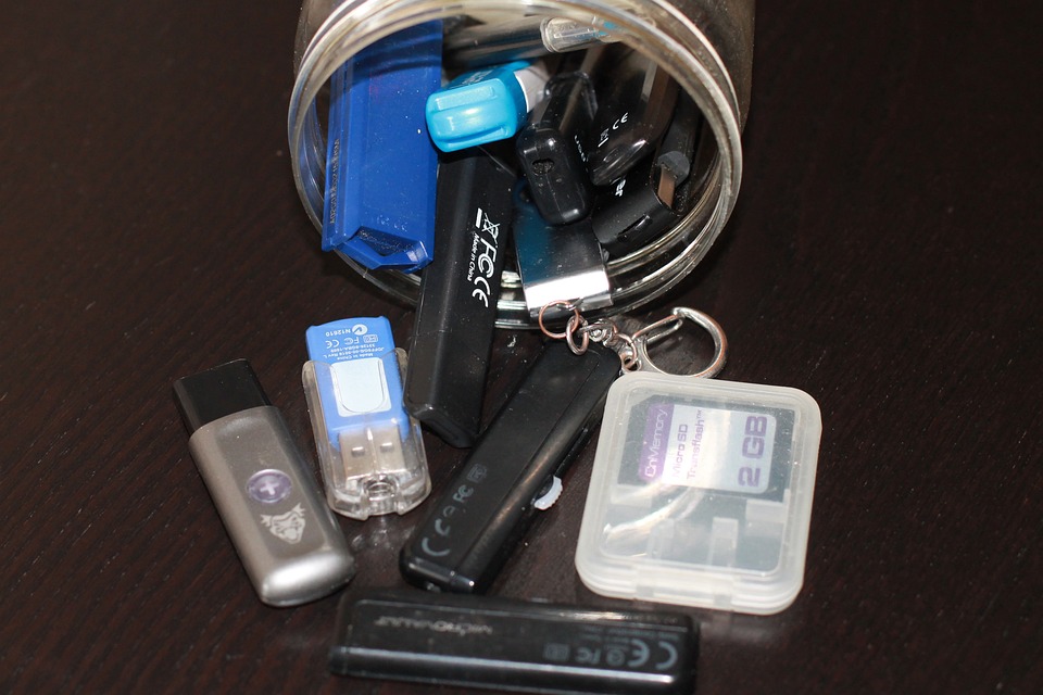 Perbedaan Flashdisk dan Flashdrive