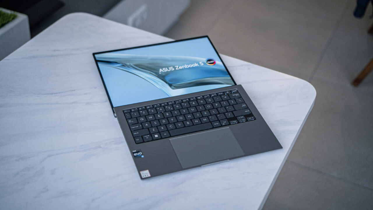 Laptop dengan Kualitas Layar Terbaik Laptop dengan Kualitas Layar Terbaik